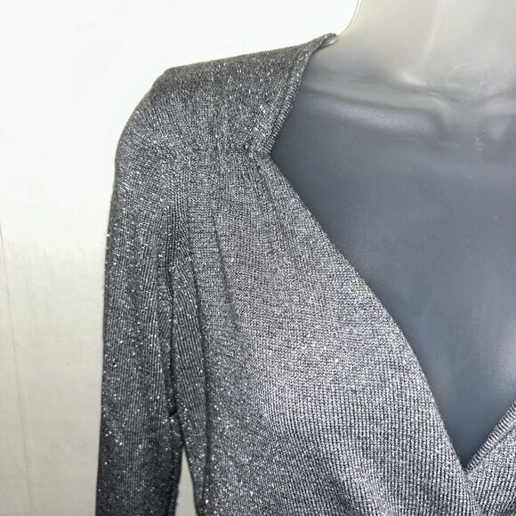 New York Company Size S Sweater Silver Shimmer V Neck Gray Pullover Holiday Xmas - Picture 2 of 3